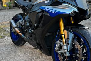 Yamaha R1 m