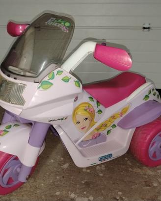 Moto elettrica per bambina.