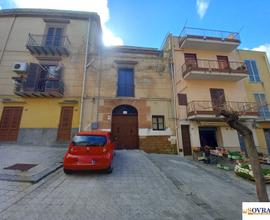 CARINI: PRESTIGIOSA PALAZZINA INDIPENDENTE CON