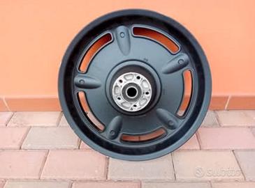 Cerchio in lega posteriore Harley Davidson xl883c