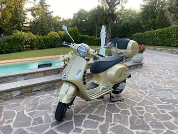 Vespa piaggio GTS 300 75th ANNIVERSARY