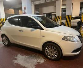 Lancia Ypsilon 0.9 85 cv TwinAir Automatica