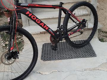 hogan bricht freni a disco