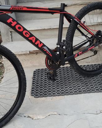 hogan bricht freni a disco