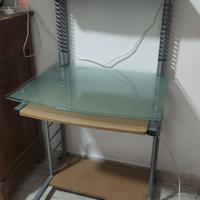 Scrivania porta pc