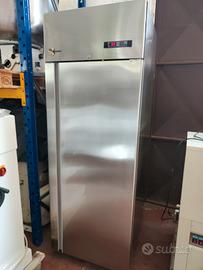 frigorifero 700 litri professionale 
