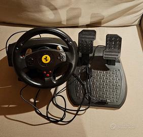 Volante e pedaliera Thrustmaster Ferrari