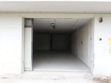 Magazzino/garage/deposito