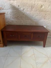 Tavolino  in legno con cassetti