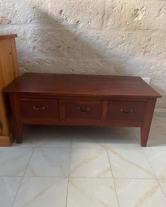 Tavolino  in legno con cassetti