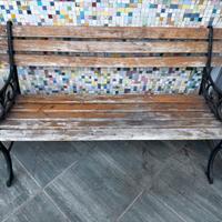 Panchina in legno e ferro battuto