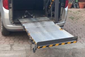 fiat doblò per trasporto di disabili