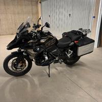 Moto appena tagliandata freni e gomme nuove
