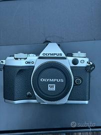 Olympus OM-D E-M5 II