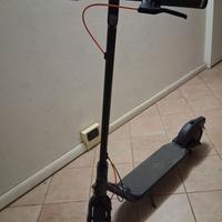Monopattino elettrico Ninebot usato