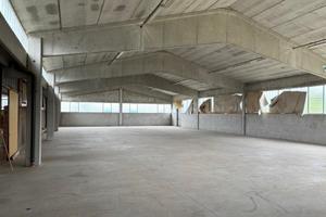 Capannoni a blocco unico 1.150 mq con piazzali