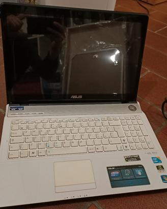 PC portatile Asus x ricambi o da sistemare 