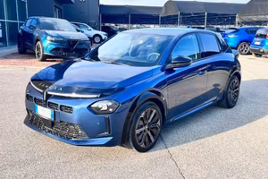 Lancia Ypsilon Hybrid e-DCT Edizione Cassina