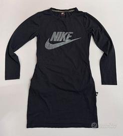Vestito Corto Nike Nero a Maniche Lunghe con Logo 