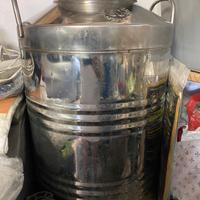 Orcio in acciaio per olio