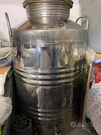 Orcio in acciaio per olio