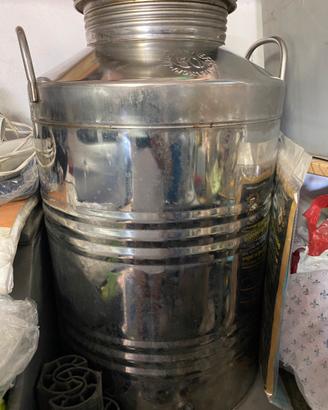 Orcio in acciaio per olio