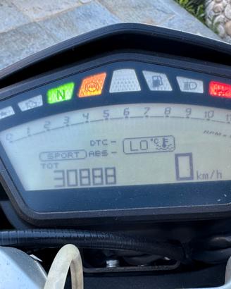 Hypermotard 821