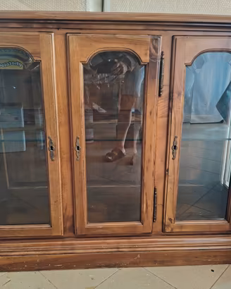 vetrinetta/credenza bassa in legno di noce