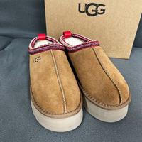 Stivali da neve e sandali UGG, taglia 36