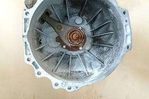 Cambio Nissan Cabstar 3.0 TDI 5M anno 2010