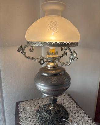 Lampada vintage antiquariato