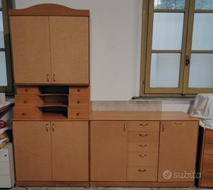 mobile vintage con antine in radica 