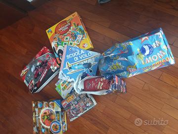 Giochi giocattoli nuovi confezionati per bambini e