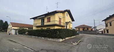 Villa di 240 m² con più di 5 locali e box auto dop