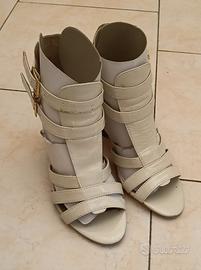 Sandali con tacco Bata 