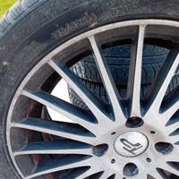 4 Pneumatici con cerchi in Lega 