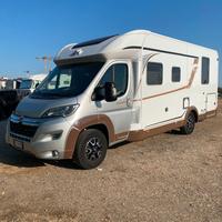 semi integrale Burstner Delphin 763 Top Line