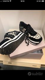 Scarpe alla moda 