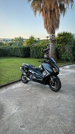 TMAX SX 530
