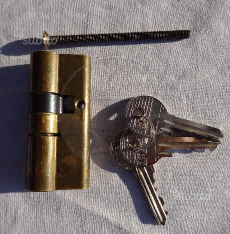 Cilindro per serrature CORBIN (27x43) - Giardino e Fai da te In vendita a  Modena