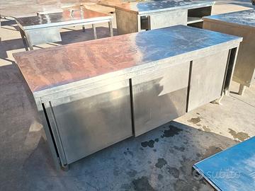 tavolo armadiato scorrevole a 3 ante usato