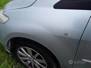 PARAFANGO ANTERIORE SINISTRO MAZDA B 5° Serie (98