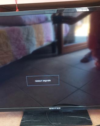 TV United 32" + Decoder Tivùsat i-CAN 1110SV 