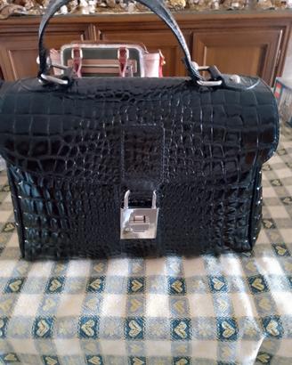 Borsa finto coccodrillo lucido in ecopelle. 