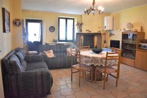 CASA SEMINDIPENDENTE A LOVERO