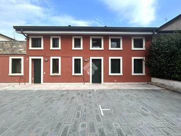 2 LOCALI A ISOLA DELLA SCALA