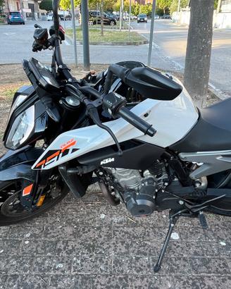 KTM Duke 790 2024