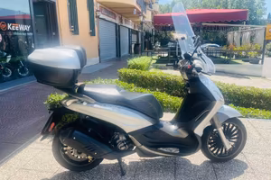 PIAGGIO Beverly 300 i.e. TUTTO INCLUSO ANCHE PAS