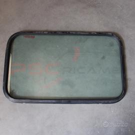 Vetro fisso posteriore cabina Nissan Atleon 35.13