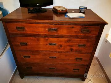 Cassettone antico in noce